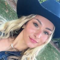 Sitter Profile Image: Olivia F.