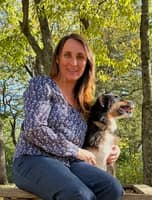 Sitter Profile Image: Mia A.