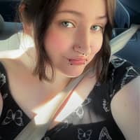 Sitter Profile Image: Shelby H.