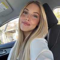 Sitter Profile Image: Alyssa L.