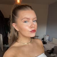 Sitter Profile Image: Courtney marie C.