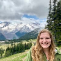 Sitter Profile Image: Laura D.