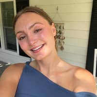 Sitter Profile Image: Laura M.