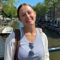 Sitter Profile Image: Lindsay A.