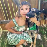 Sitter Profile Image: Lauren V.