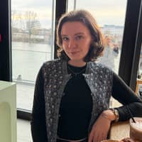 Sitter Profile Image: Mollie M.