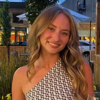 Sitter Profile Image: Lauren C.