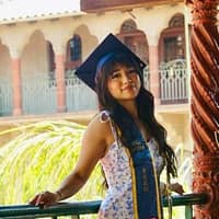 Sitter Profile Image: Danielle R.