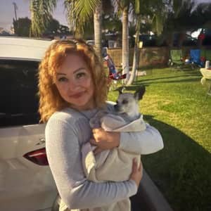 Sitter Profile Image: Valarie R.