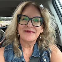 Sitter Profile Image: Tina M.