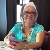 Sitter Profile Image: Suzanne A.