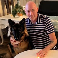 Sitter Profile Image: Aaron Y.