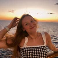 Sitter Profile Image: Raelynn M.