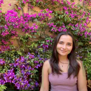 Sitter Profile Image: Miriam Laura Z.