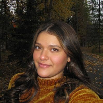 Sitter Profile Image: Isabella A.