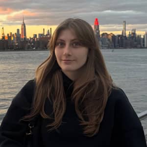 Sitter Profile Image: Laura W.