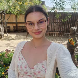 Sitter Profile Image: Autumn H.