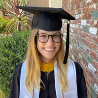 Sitter Profile Image: Elise V.