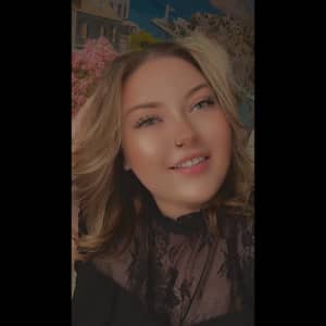 Sitter Profile Image: Carrie C.