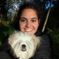 Sitter Profile Image: Isabella K.