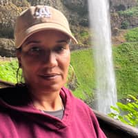 Sitter Profile Image: Carla L.