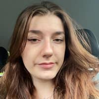 Sitter Profile Image: Lucy R.