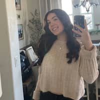 Sitter Profile Image: Zoe J.