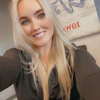 Sitter Profile Image: Courtney S.