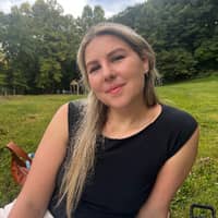 Sitter Profile Image: Cora W.