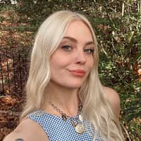 Sitter Profile Image: Chloe F.