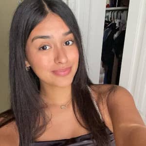 Sitter Profile Image: Dominique V.