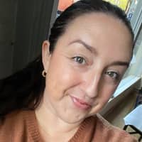 Sitter Profile Image: Christina W.