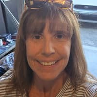 Sitter Profile Image: HEATHER L.