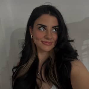 Sitter Profile Image: Beatriz L.