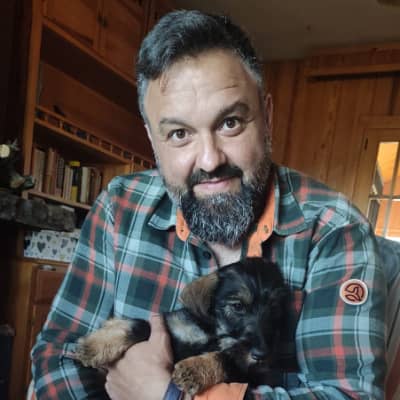 Foto de perfil del cuidador: Javier C.
