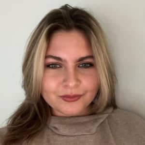 Sitter Profile Image: Evelyn D.