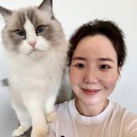 Sitter Profile Image: Meiming Q.