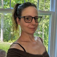 Sitter Profile Image: Nina L.