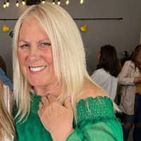 Sitter Profile Image: Donna P.