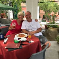 Sitter Profile Image: Lynnda & Robert T.