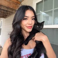 Sitter Profile Image: Ellie R.