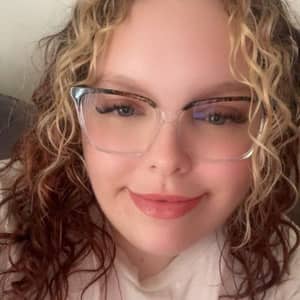 Sitter Profile Image: Aryn W.