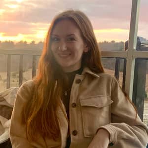 Sitter Profile Image: Juliette V.