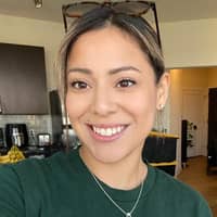 Sitter Profile Image: Alice L.