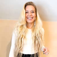 Sitter Profile Image: Carina S.