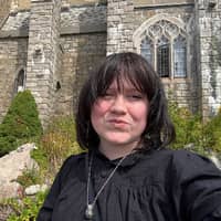 Sitter Profile Image: Laura M.