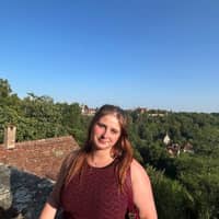 Sitter Profile Image: Isla T.