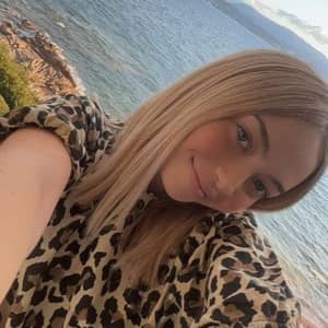 Sitter Profile Image: Léna G.