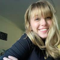Sitter Profile Image: Isabella S.