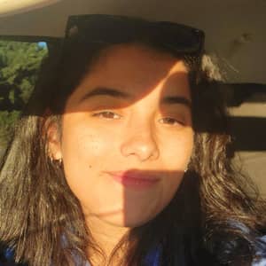 Sitter Profile Image: Isabella L.